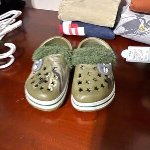 Green Slippers with Ventilation and Textured Footbed